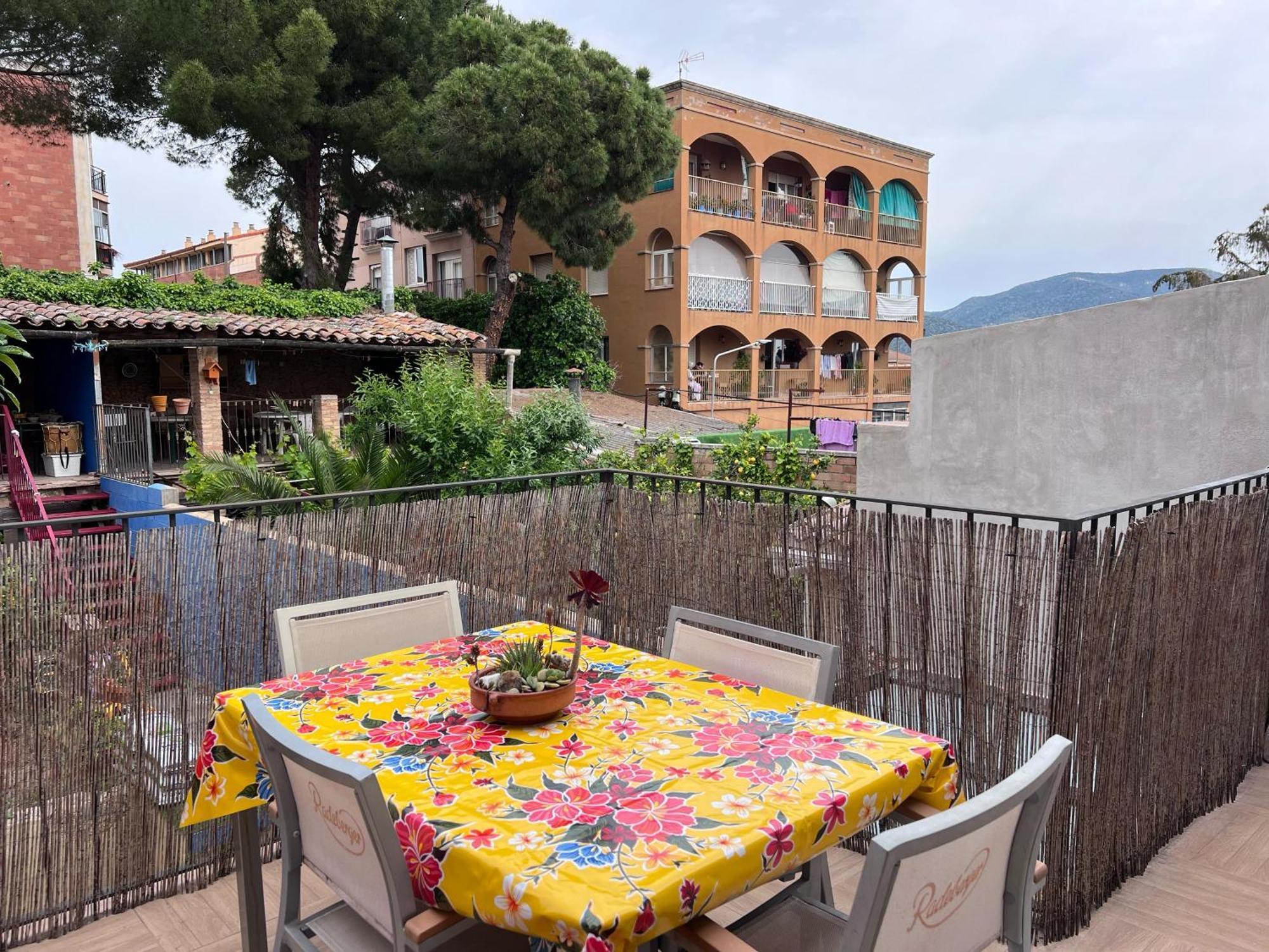 Alojamiento Con Encanto En Planta Superior Ideal Para Trabajo Y Escapadas Familiares En Montserrat Esparreguera Kültér fotó