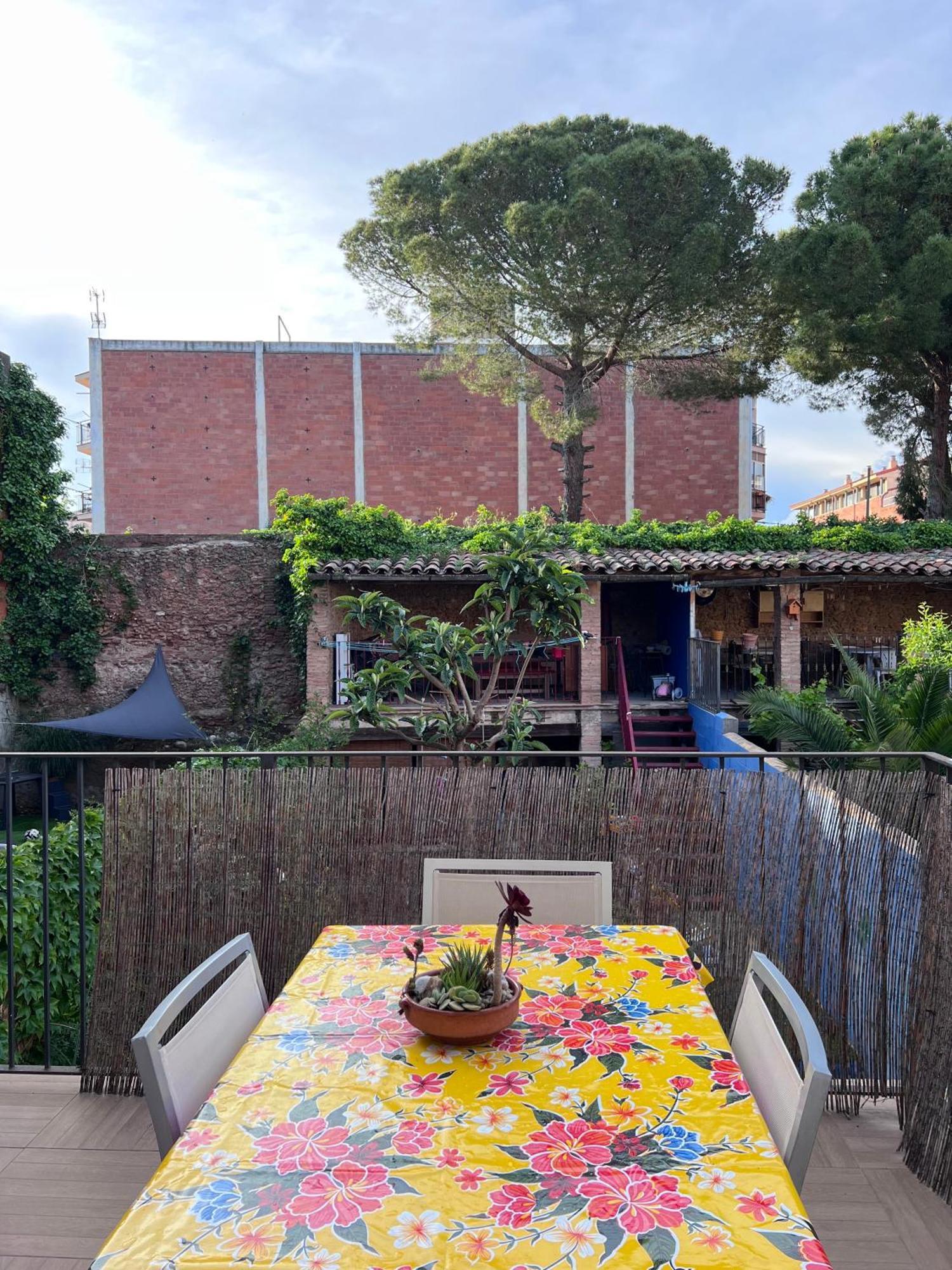 Alojamiento Con Encanto En Planta Superior Ideal Para Trabajo Y Escapadas Familiares En Montserrat Esparreguera Kültér fotó